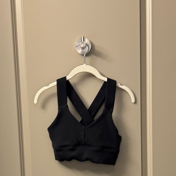 Alo Emulate Bra, Black - Picture 5 of 9